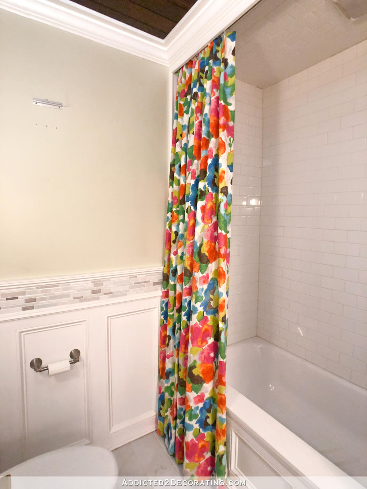 new DIY decorative shower curtain made of bright watercolor floral fabric 2